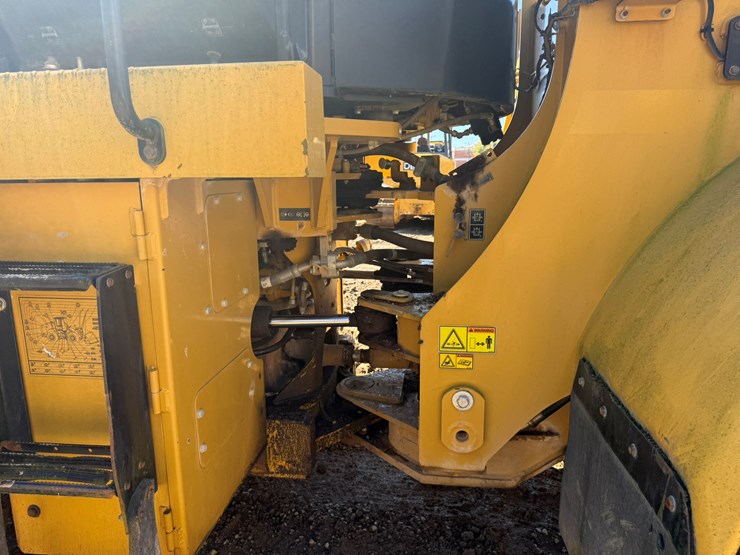 2012-caterpillar-950k-image-47