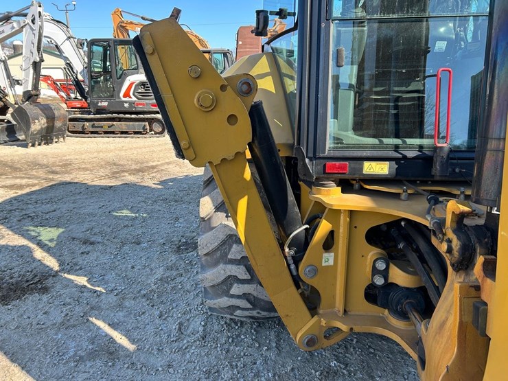 2017-caterpillar-430f2-it-image-13