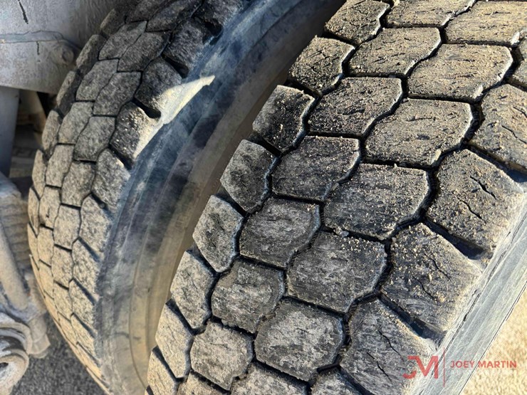 1998-mack-rd688s-image-16