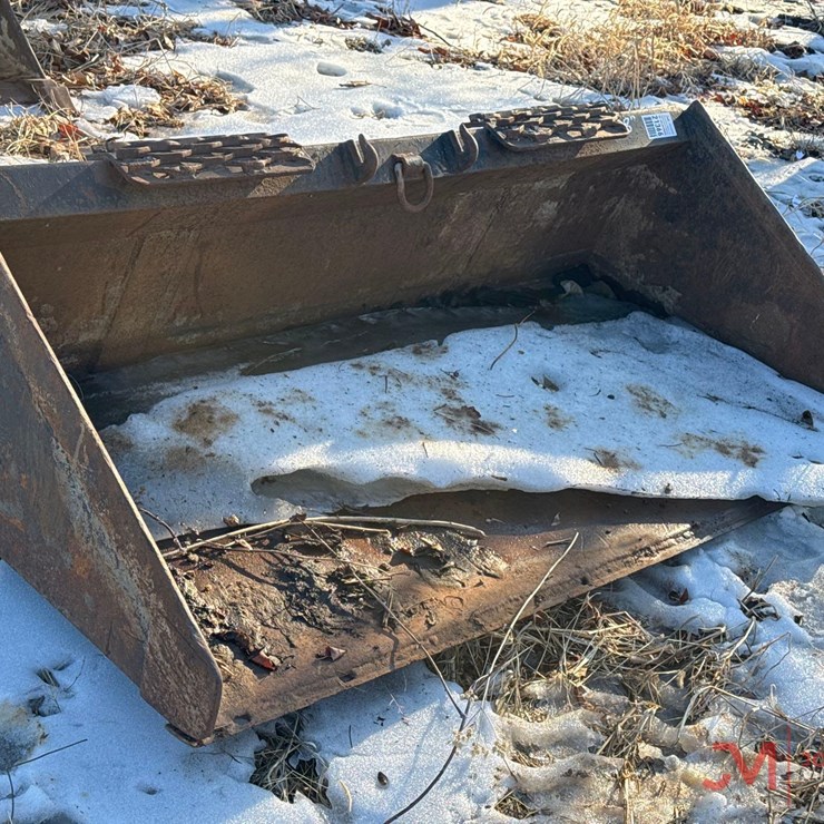 68" SMOOTH BUCKET SKID STEER ATTACHMENT