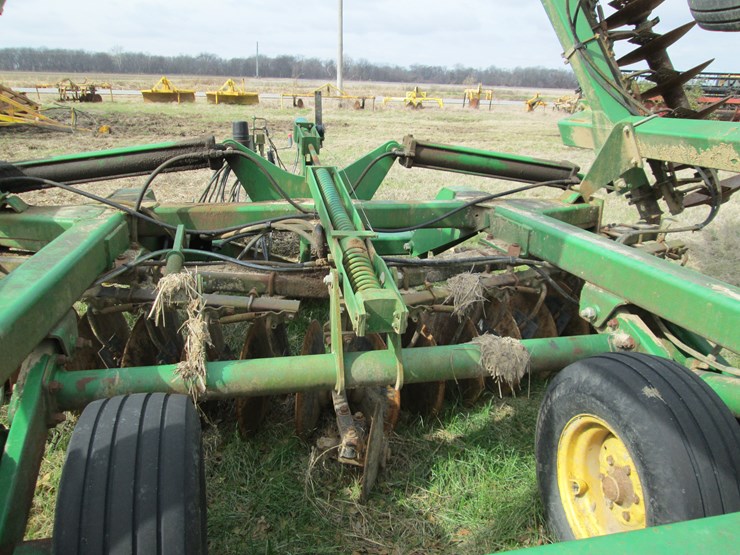 john-deere-637-image-10