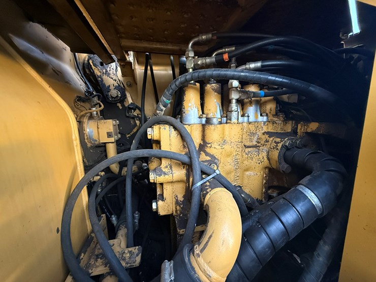 2004-caterpillar-321c-image-41