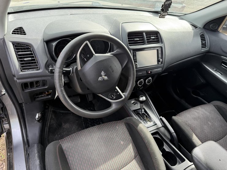 2019-mitsubishi-outlander-image-12