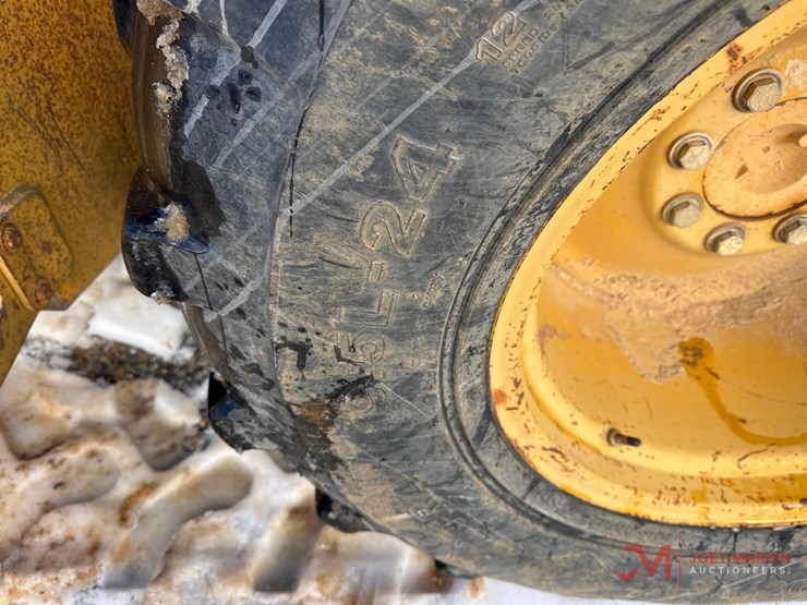 2000-deere-310se-image-11