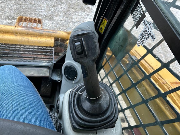 caterpillar-279c-image-27