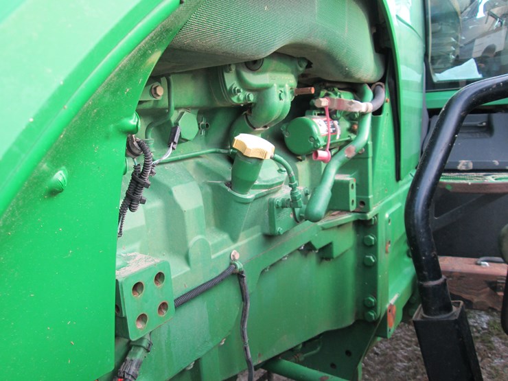 john-deere-8235r-image-21