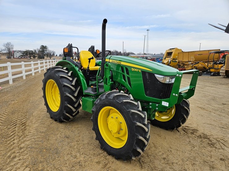 2025-john-deere-5067e-image-7