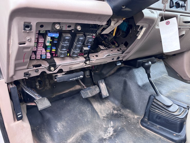 2003-ford-f350-xl-image-28