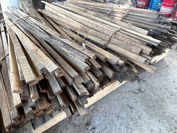 #13062-•-(2)-pallets-of-wooden-snow-fence-stakes-image-5