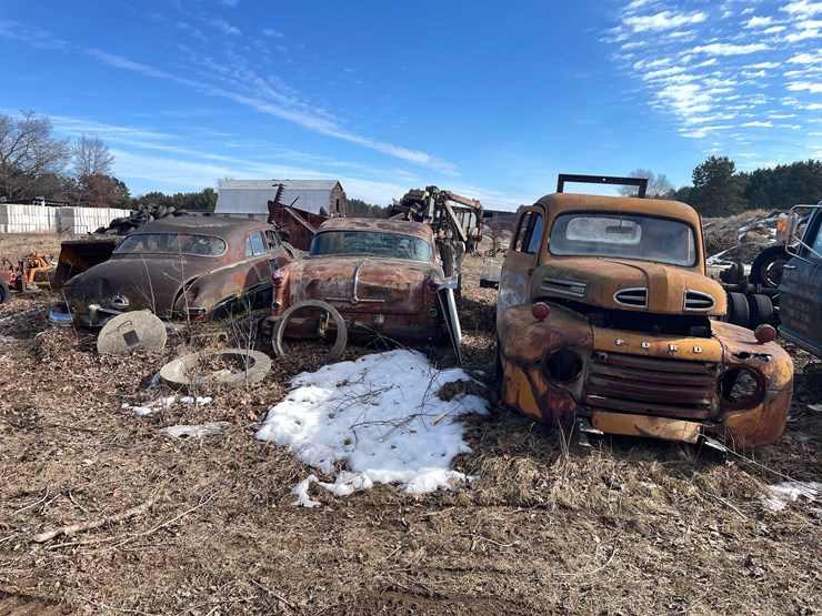 #13026-•-(1)-vintage-truck-and-(2)-vintage-cars-(no-title)-image-1