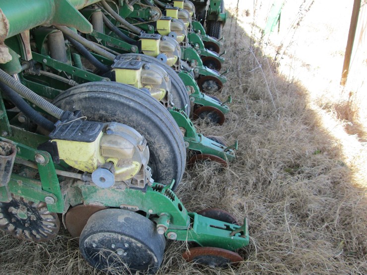 john-deere-1790-image-32