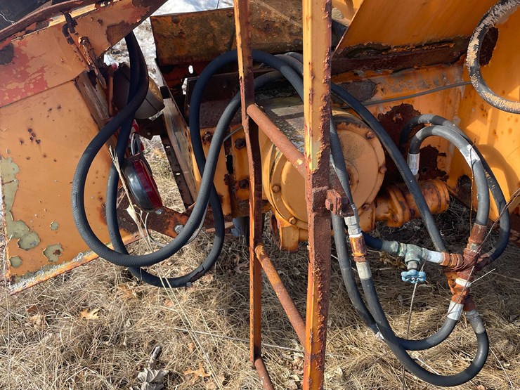 #13023-•-henderson-chief-spreader-image-32