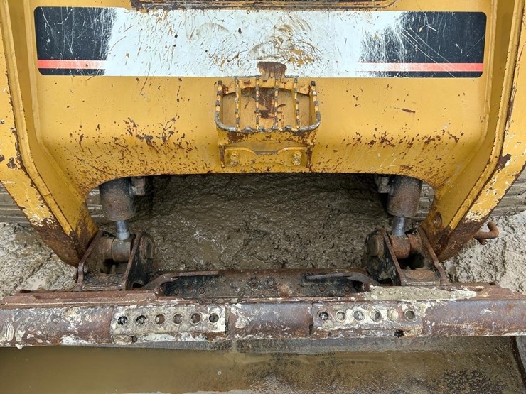 caterpillar-277b-image-10