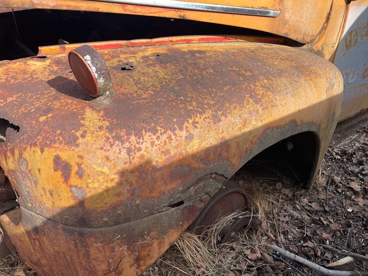 #13026-•-(1)-vintage-truck-and-(2)-vintage-cars-(no-title)-image-12