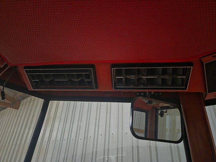 1979-white-2-155-image-45