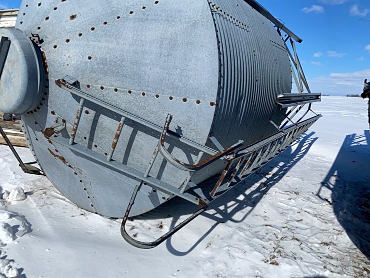 brock-14-ton-3-ring-grain-bin-image-2