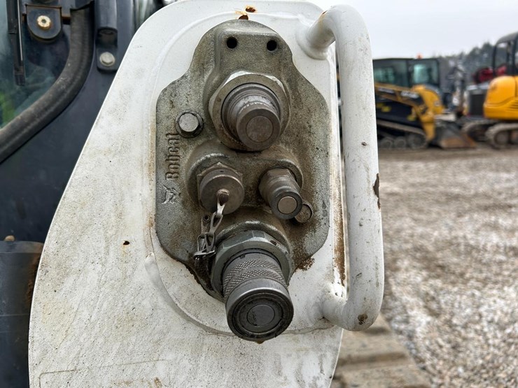 2022-bobcat-t770-image-11