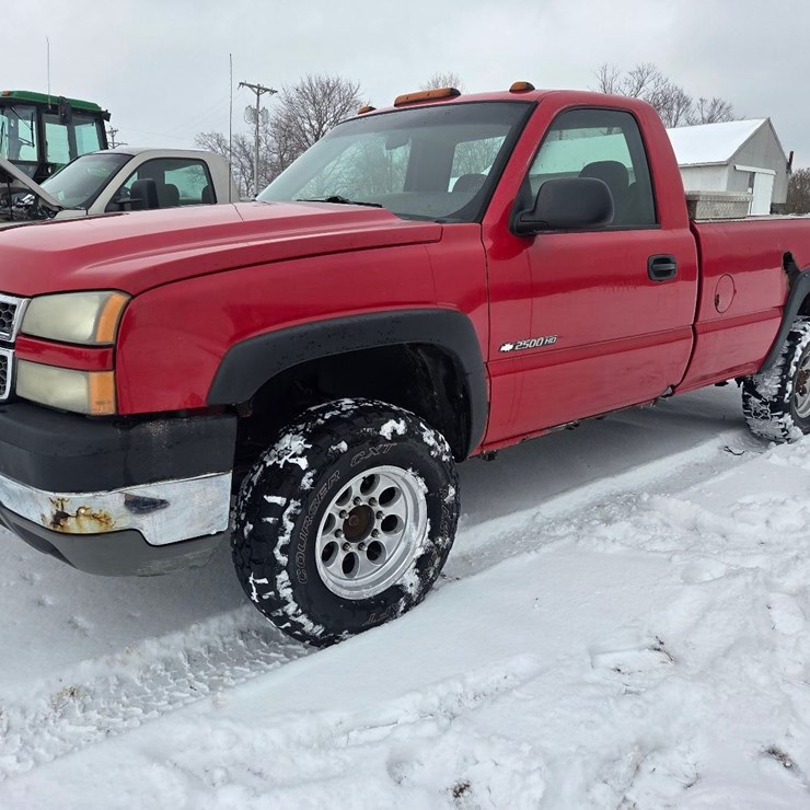 2004 CHEVROLET 2500