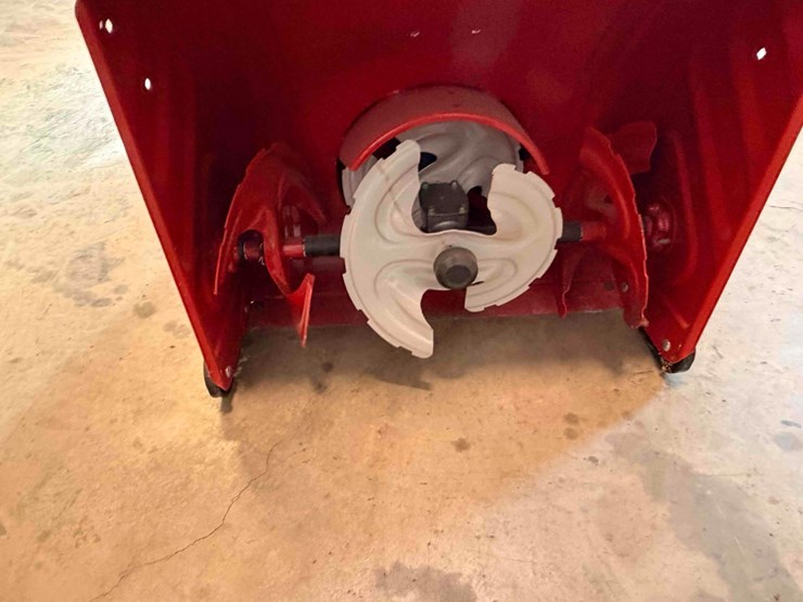 troy-bilt-vortex-2610-snowblower-image-5