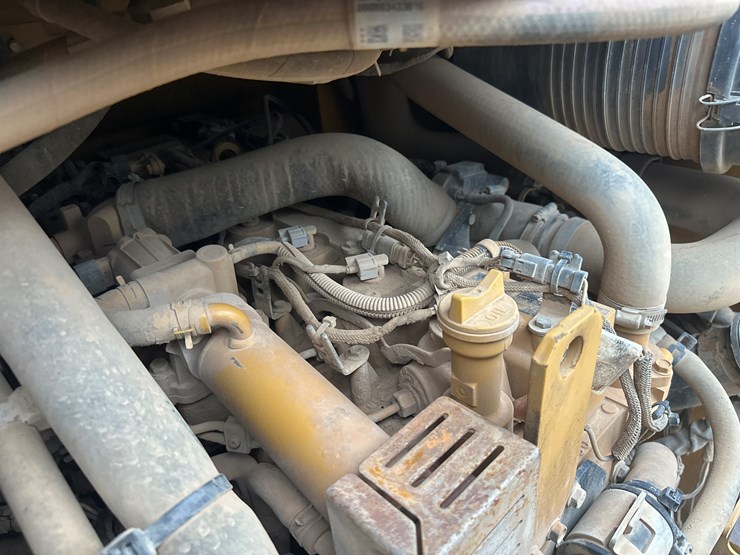 2017-caterpillar-259d-image-24