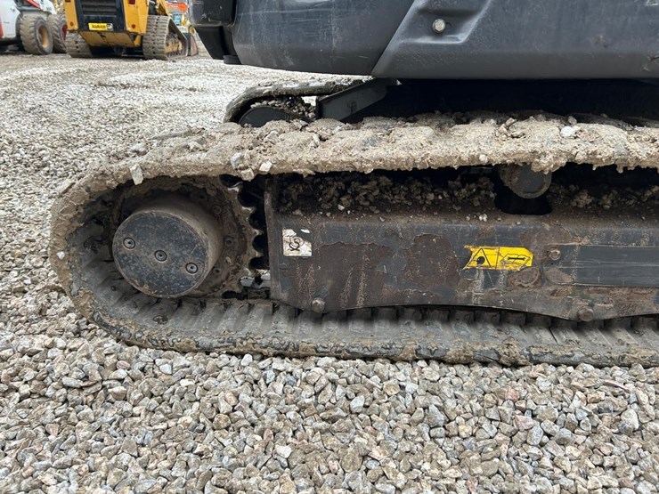 2021-bobcat-e26-image-13