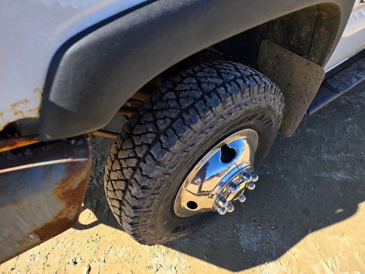 2003-chevrolet-3500-image-10