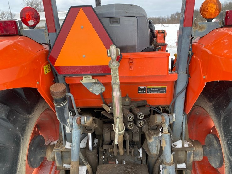 kubota-m7040-image-35
