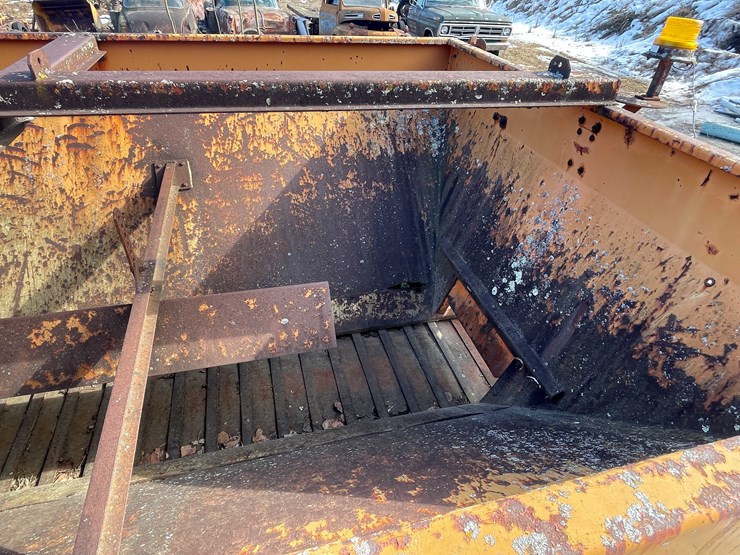 #13023-•-henderson-chief-spreader-image-38