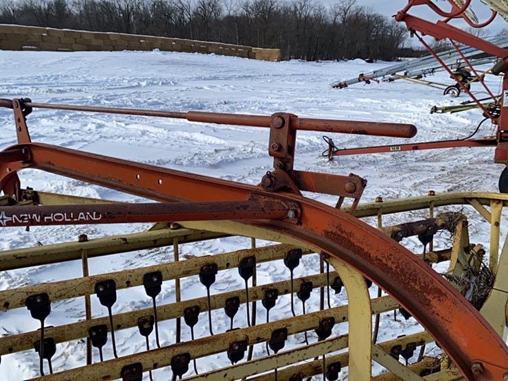 new-holland-260-image-13