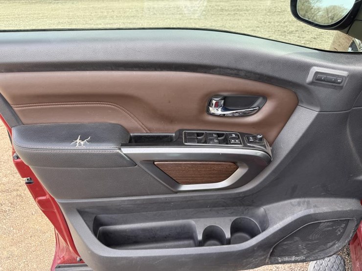 2017-nissan-titan-image-16