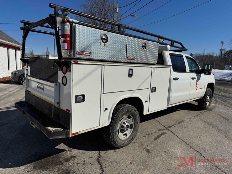 2017-chevrolet-2500-image-3