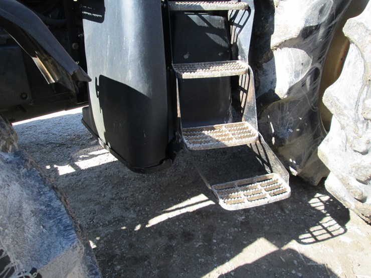 case-ih-magnum-305-image-29