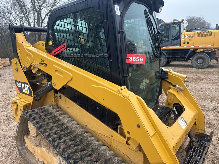2017-caterpillar-259d-image-11