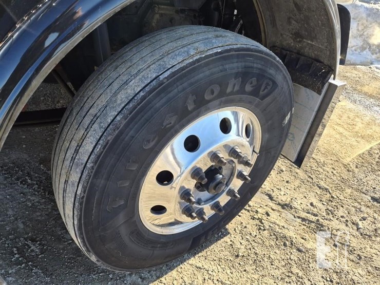 2013-peterbilt-388-image-7