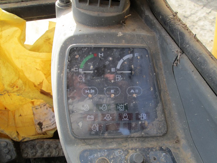 deere-200-lc-image-52