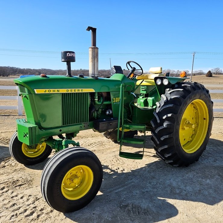 JOHN DEERE 3010