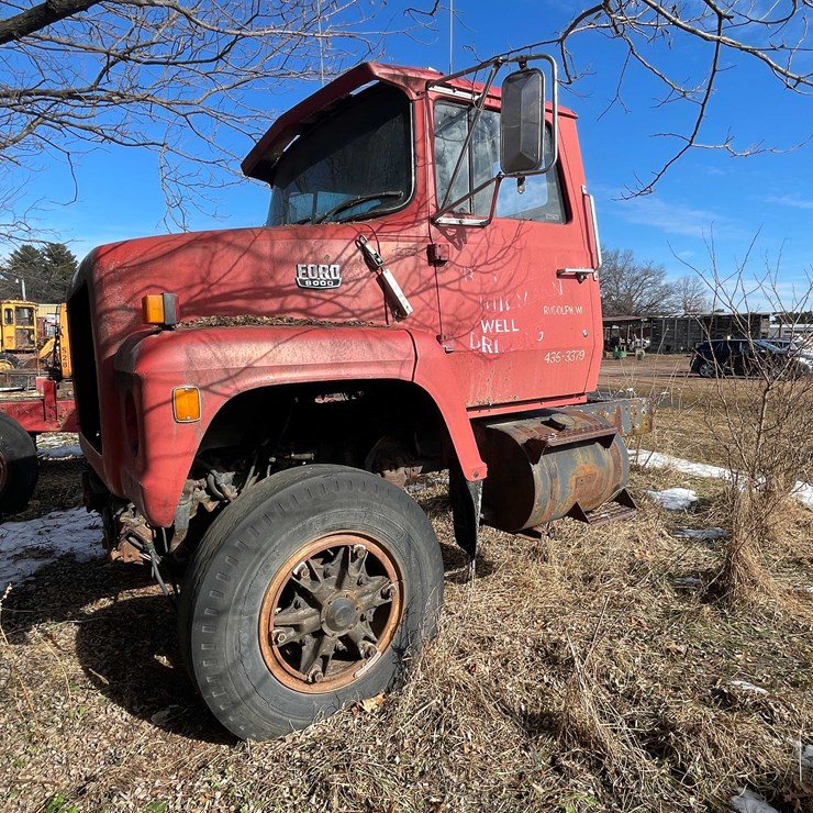 1986 FORD 8000