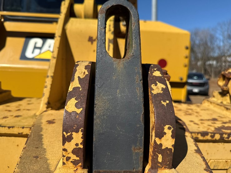 2015-caterpillar-d6t-lgp-image-71