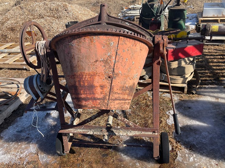 #13083-•-vintage-portable-cement-mixer-image-1