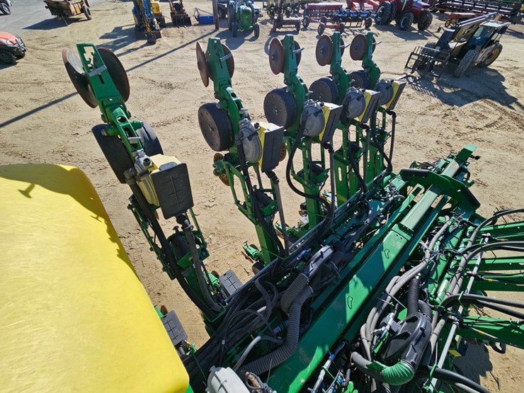 2017-john-deere-1795-image-36
