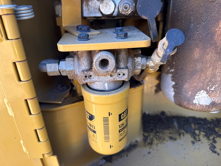 2015-caterpillar-d6t-lgp-image-39