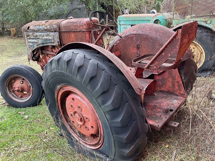 minneapolis-moline-parts-tractor-image-2