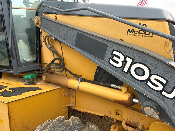 2011-deere-310sj-image-17