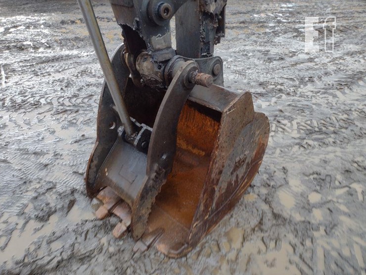 2019-deere-75g-image-18