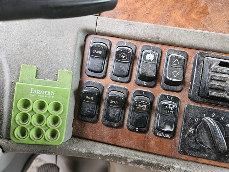 2006-peterbilt-379-image-56