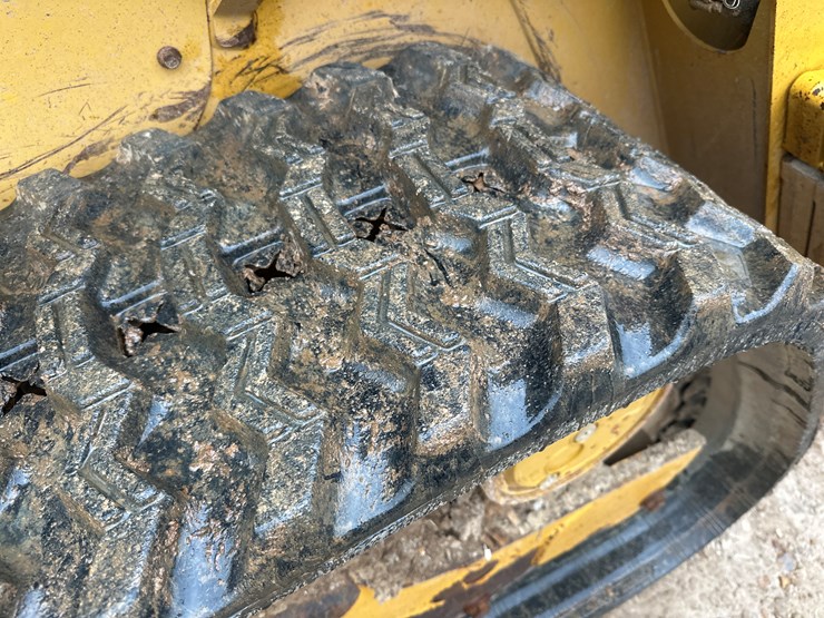 2017-caterpillar-259d-image-36