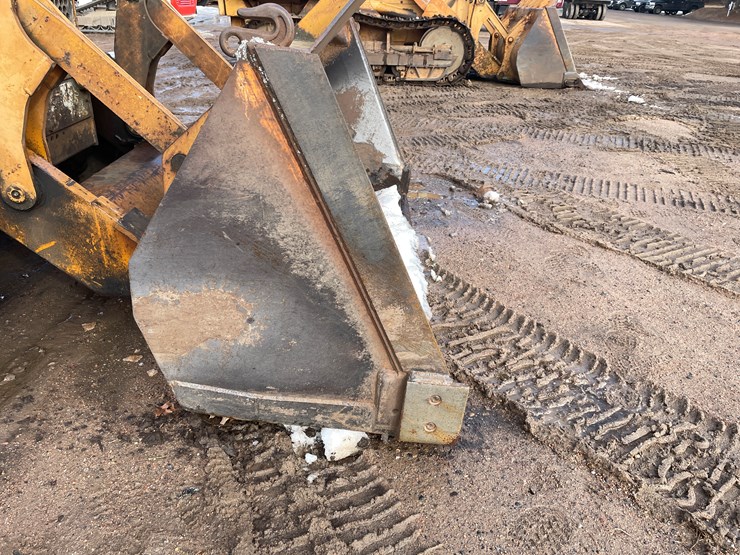 #13009-•-case-8500-crawler-loader-image-25