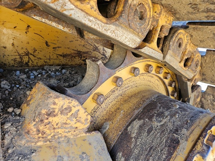 caterpillar-d5k-lgp-image-17