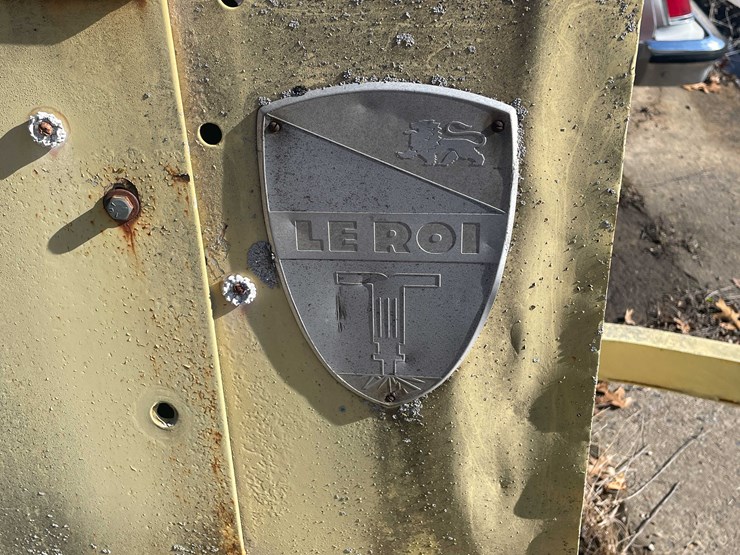 #13065-•-le-roi-gas-powered-generator-on-wheels-image-13