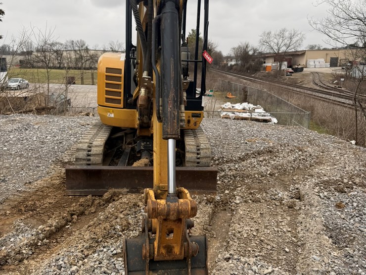 2014-caterpillar-302.7d-image-8